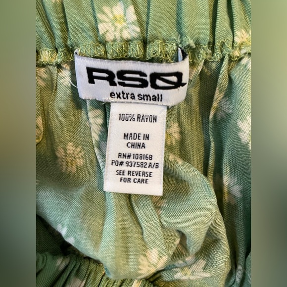 green sundress with small white daisies. it can be worn off or on the shoulder - Picture 4 of 4